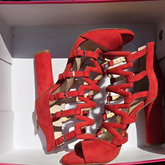 Vince Camuto heels - Picture 3 of 4